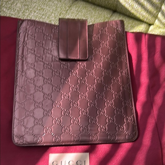 Gucci Embossed Leather Tablet Case in Rich Burgundy 10.5 - Picture 1 of 8